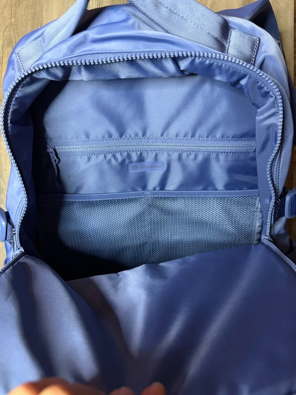 lululemon athletica sleek structured